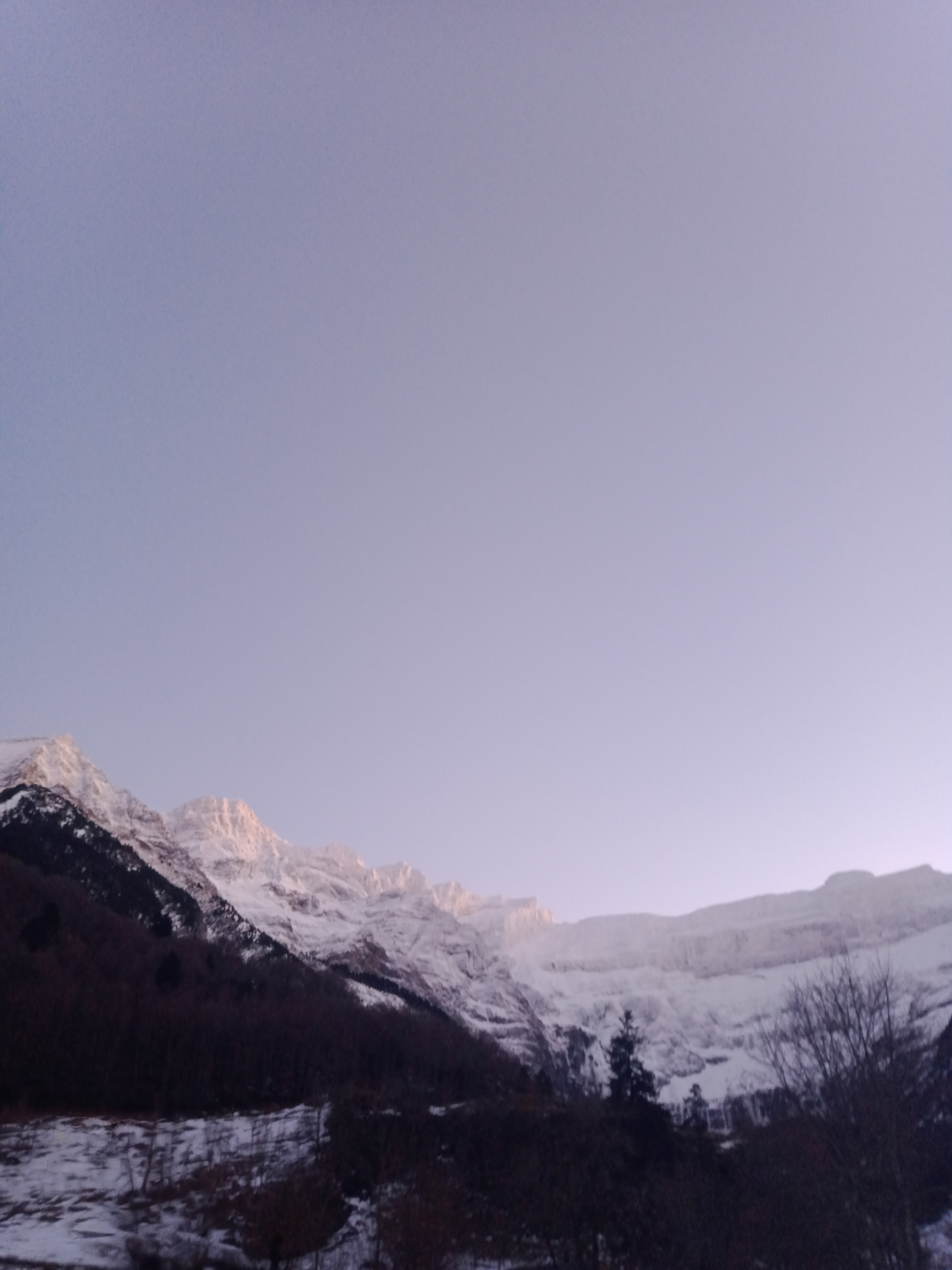 Soleil et Neige....Splendide Cirque de Gavarnie....