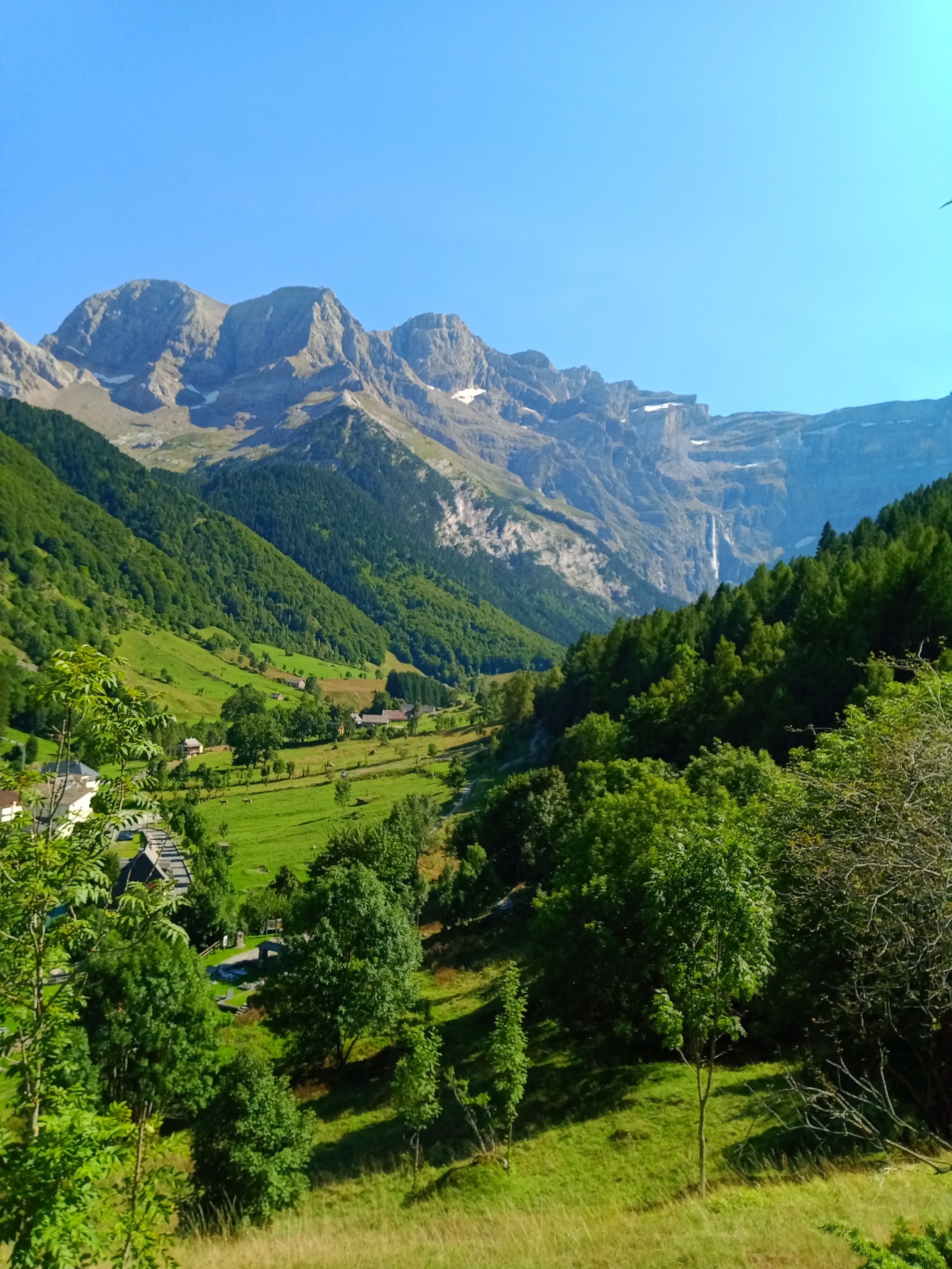 Gavarnie sous le soleil....